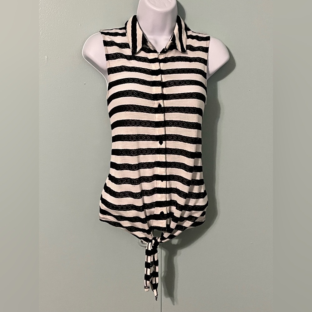 Giani Bini Sleeveless Button Down Size XS Stripes‎ Mesh Ties